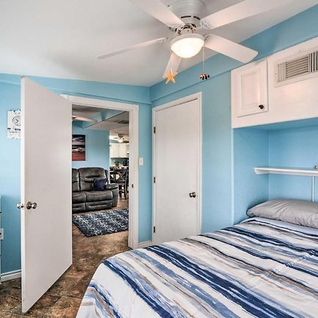 Surfside Beach Gem With Deck - 1 Block To Shore! Freeport Exterior foto
