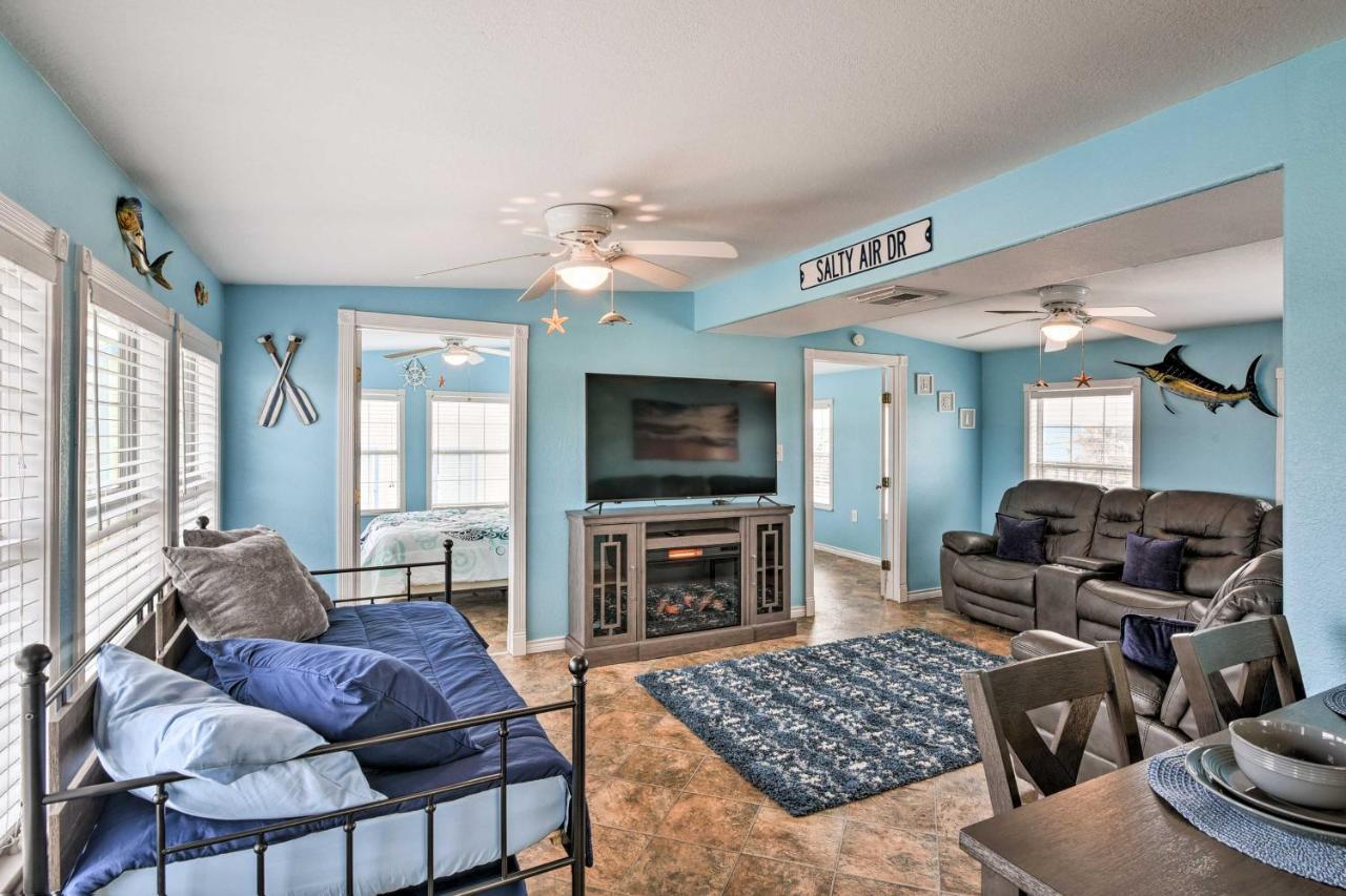 Surfside Beach Gem With Deck - 1 Block To Shore! Freeport Exterior foto